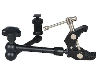 Ariticulatling clamp arm for steadying a camera