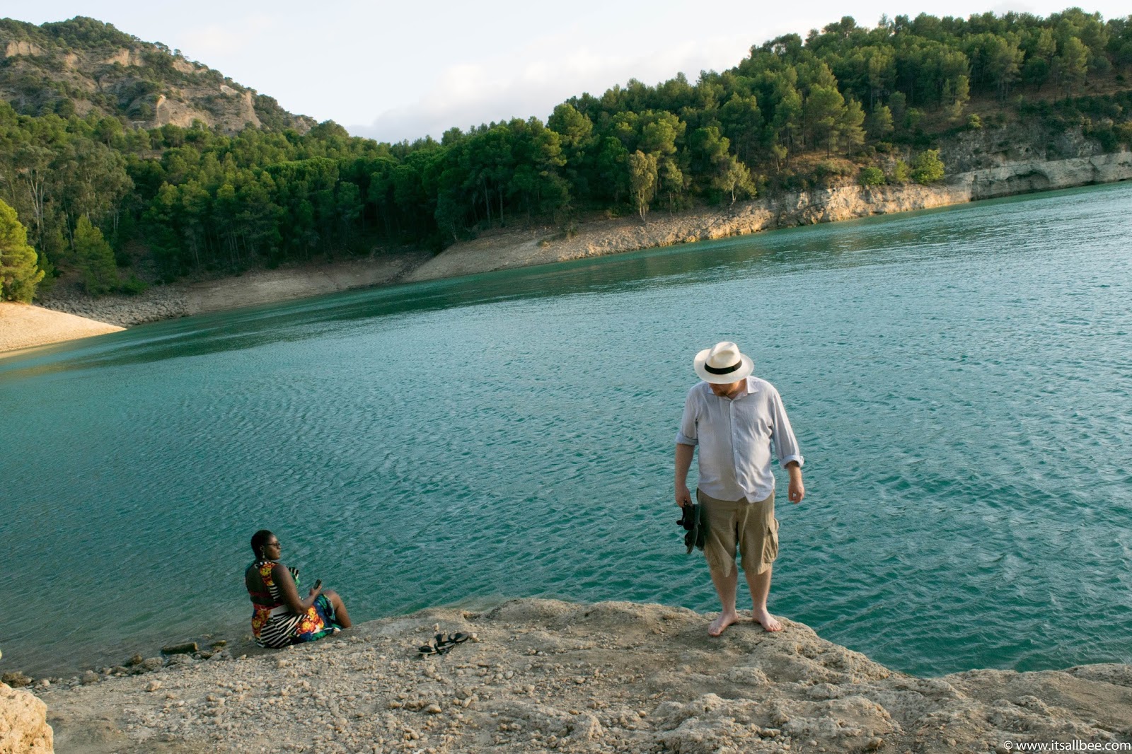 El Chorro Malaga, a beautiful little spot in Andalucia with most perfect views you will ever see. The little village is only known to Spaniards vacationers. #hiddengem #andalucia #spain #holiday #traveltips El Chorro Malaga | The Best Spot To Watch The Sunset In Andalucia