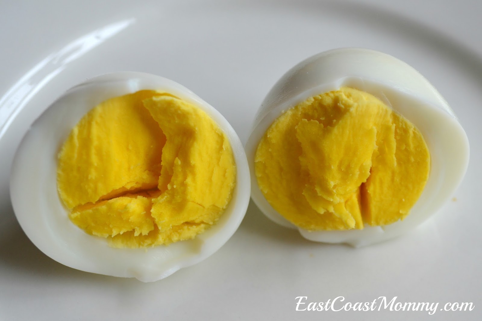East Coast Mommy Perfectly Cooked (and Peeled) Hard Boiled Eggs