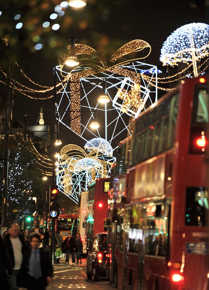 London lights. Оксфорд стрит на Рождество. Оксфорд-стрит в Лондоне на Рождество. Англия Кристмас Лондон. Великобритания Оксфорд стрит Рождество.