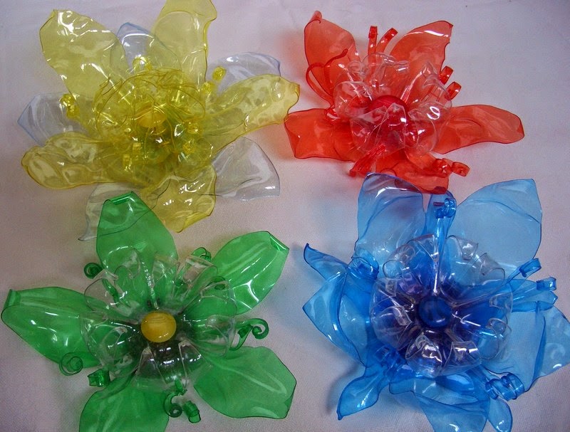 Recycle 'flower' craft with plastic bottle ~ easy crafts ideas to make