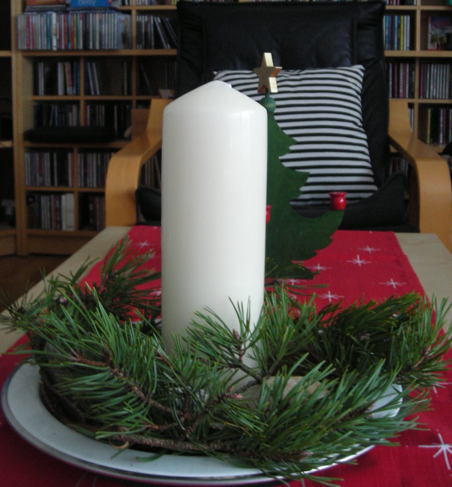 キャンドルの真ん中には何を入れますか？