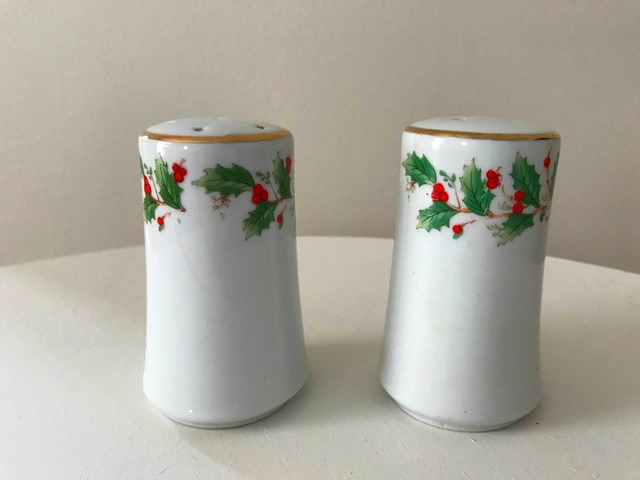 Noel by China Pearl 1991 Holly and Berries Salt and Pepper Shaker Set 