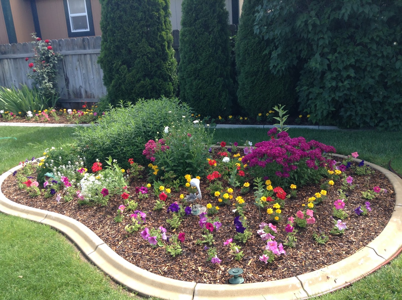 Happy Clean Living Beautiful Flower Gardens 2016