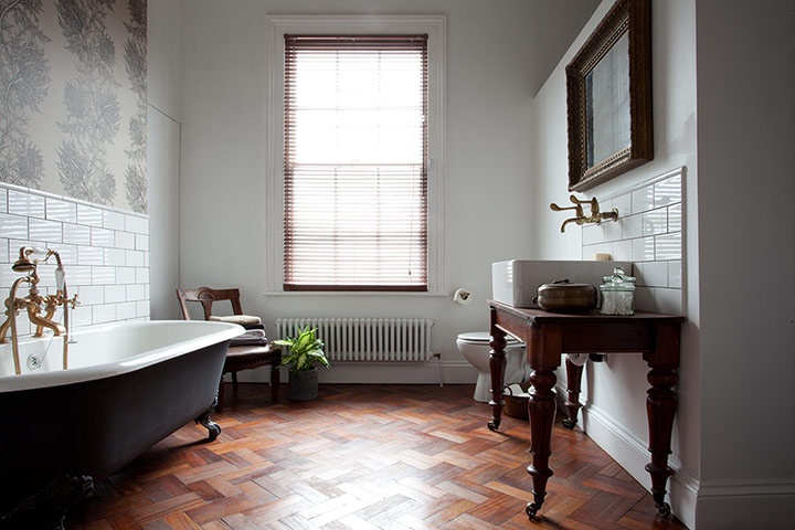 Arredamenti Moderni Il parquet nel bagno sempre di moda Arredamenti Moderni Il parquet nel bagno sempre di moda
