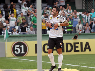 Última Divisão on X: O Caxias eliminou o Inter e tá na final do Gaúcho. O  gol de pênalti decisivo foi de Wesley Pomba, que é jogador emprestado pelo  Grêmio. Ele já