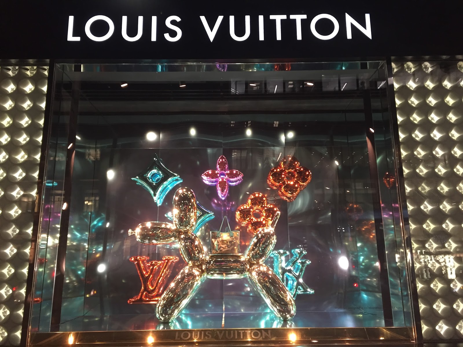 Louis Vuitton Holiday Windows
