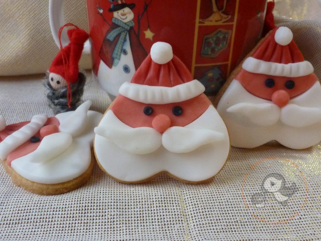 Biscotti Babbo Natale Pasta Di Zucchero.Biscotti Babbo Natale Semplici Cuori Di Frolla Alla Cannella Decorati Con Pdz
