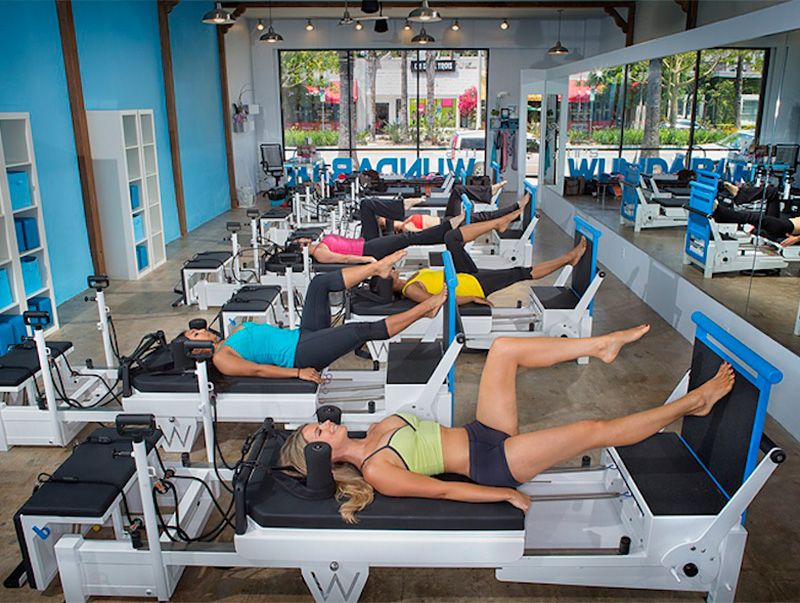 Las fitness. Джозеф пилатес. Giant фитнес Плейс.