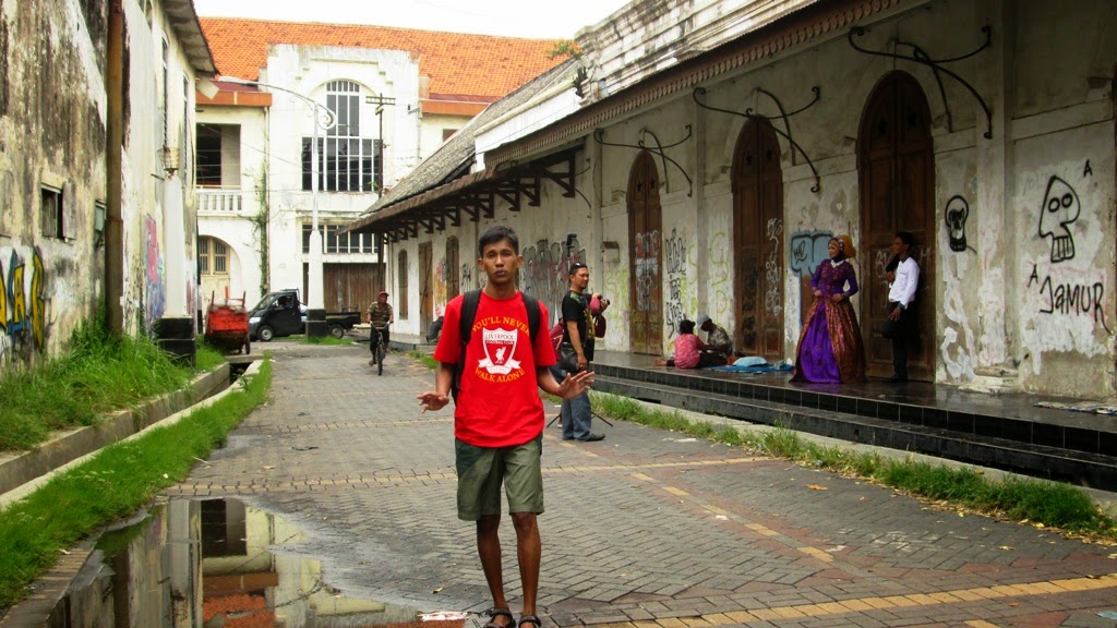 Mengabadikan diri dulu di Kota Lama, Semarang