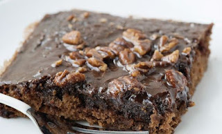 chocolate cake with pecans, sheet cake recipes, the best chocolate sheet cake ever, the pioneer woman's chocolate sheet cake, traditional Southern chocolate texas sheet cake recipe