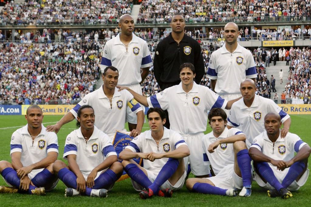 Em 2004, a última vez do Brasil jogando de branco O Curioso do Futebol