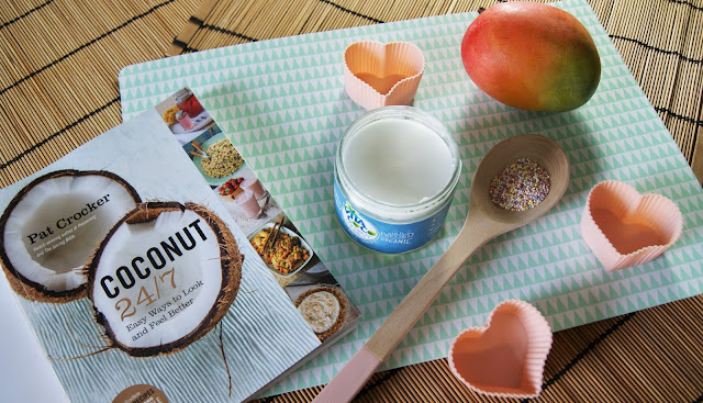 Baking Mango Frosting Cupcakes