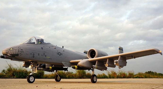a 10 thunderbolt rc plane