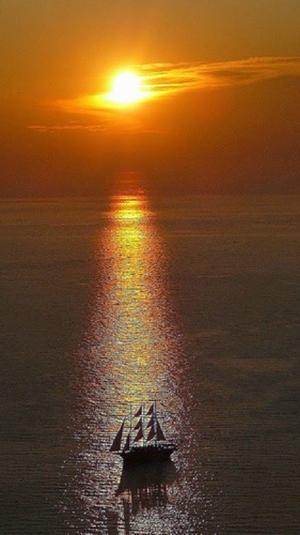 Santorini, Greece | 10 Places to See Beautiful Sunset Around The World Santorini, Greece | 10 Places to See Beautiful Sunset Around The World