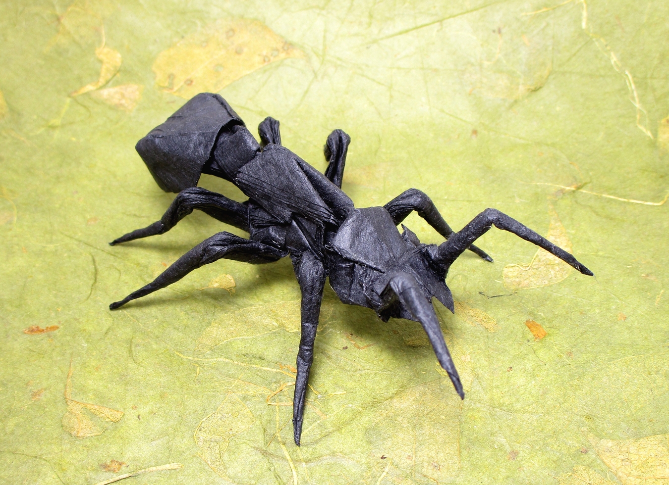 MarianoMi mundo el Origami Ant 2.0 (video tutorial)