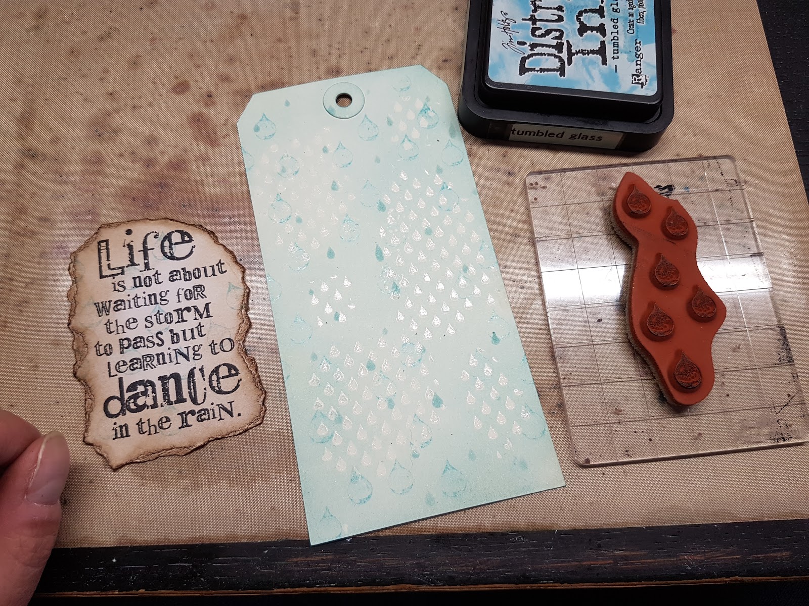 Craft projects by Bubblescrap Embossing paste tutorial part 1