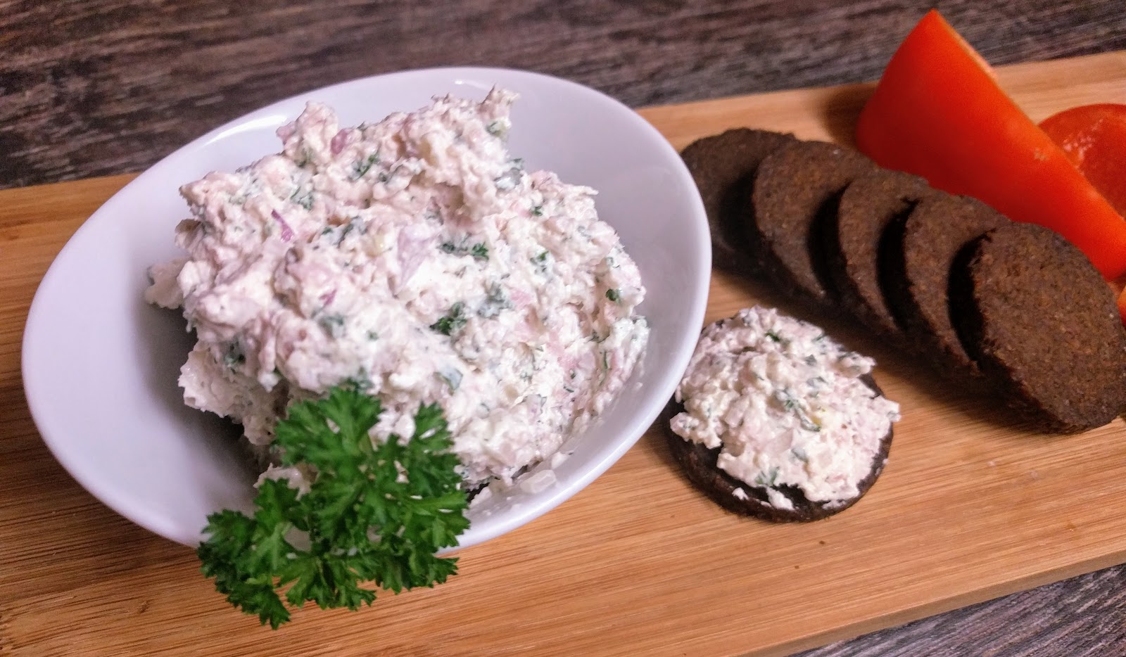 - Frischkäse Brotaufstrich mit Schinken