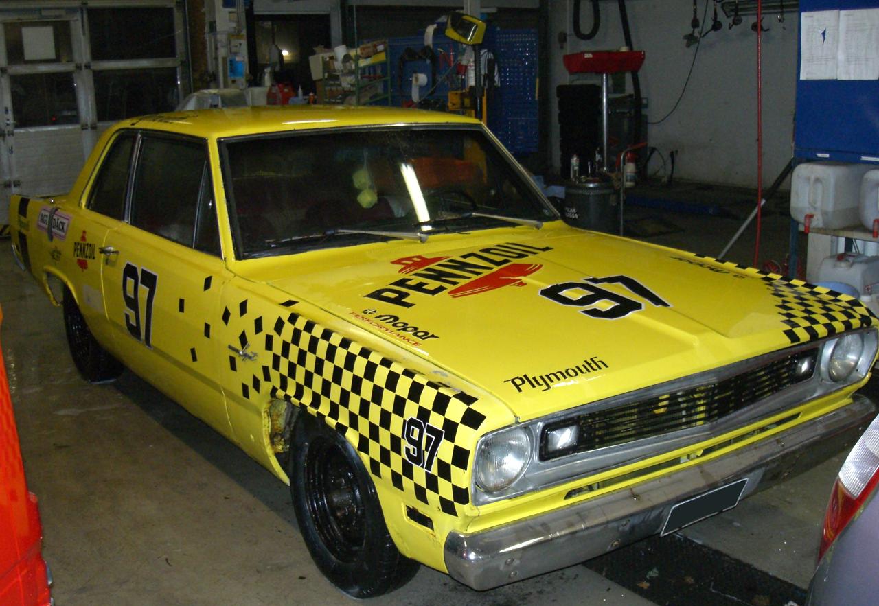 SUOMEN A BODY MOPARIT 37 Plymouth Valiant Signet 1969