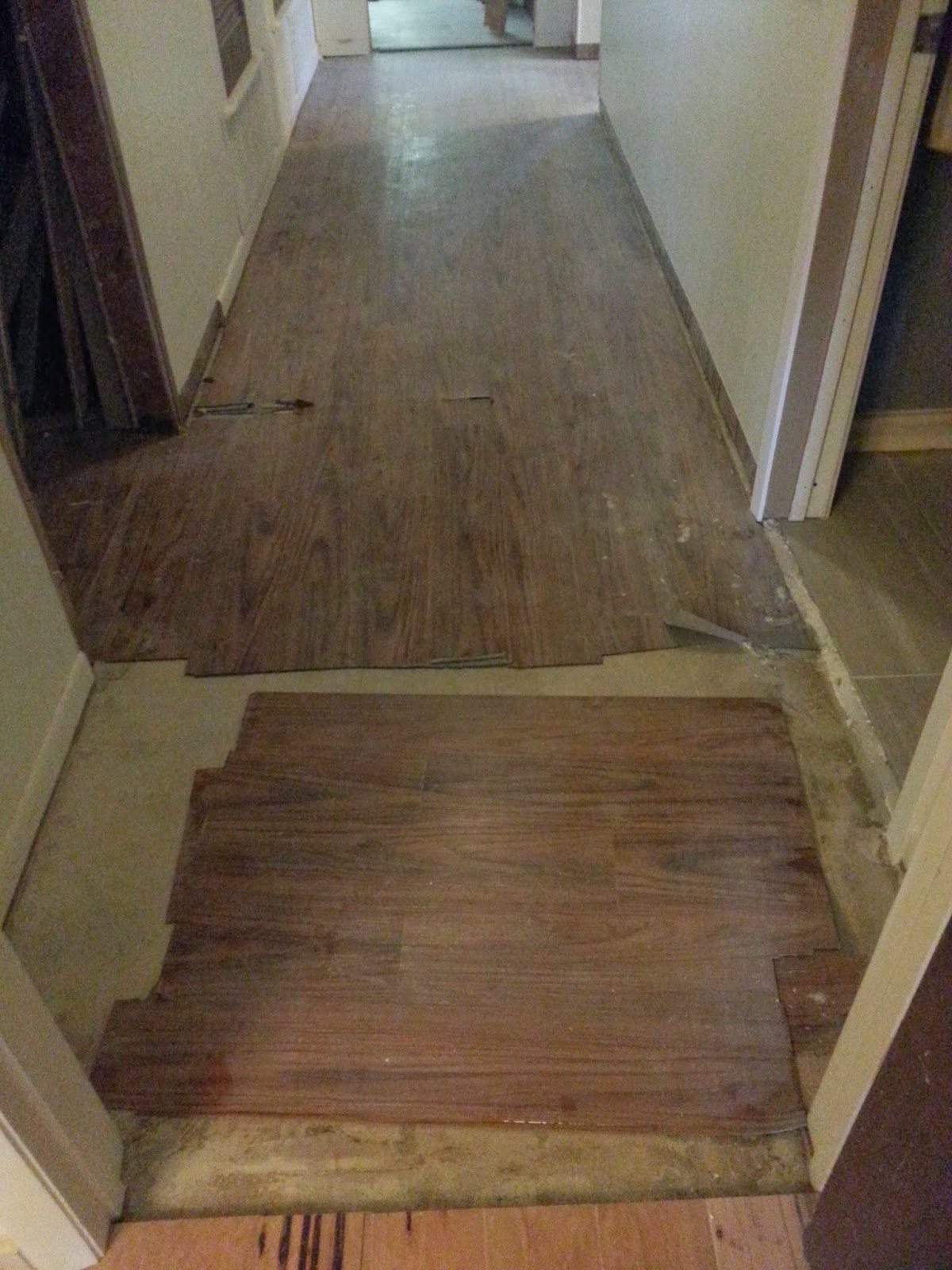 Diy By Kerri Hallway Ideas, How To Lay Laminate Flooring In An L Shaped Hallway