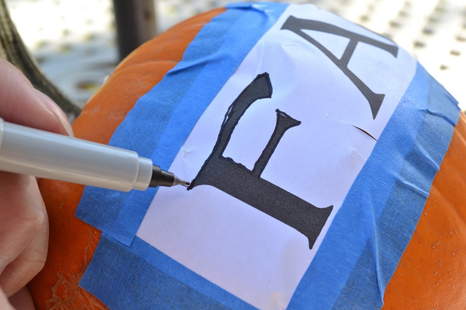 sweet-annabelle-stenciled-pumpkin-tutorial