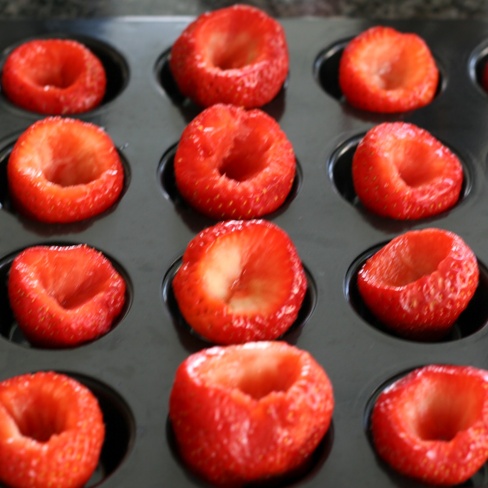 Pâtisserie Nadine: Schoko-gefüllte Erdbeeren: Schokoerdbeeren mal anders!