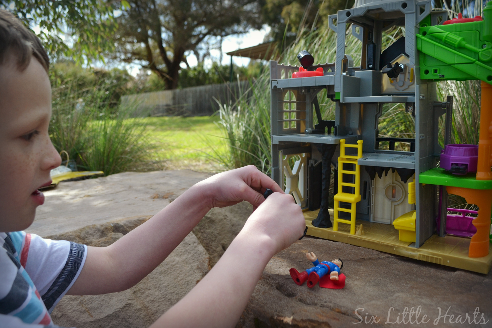 imaginext spiderman house