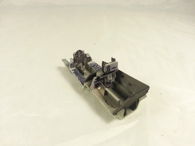 Montage pas à pas du F-4B Phantom II d'eduard au 1/48. F-4B Phantom II,Eduard 1/48, le cockpit