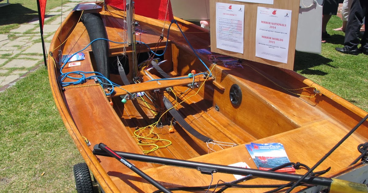 Лодка Dinghy 12
