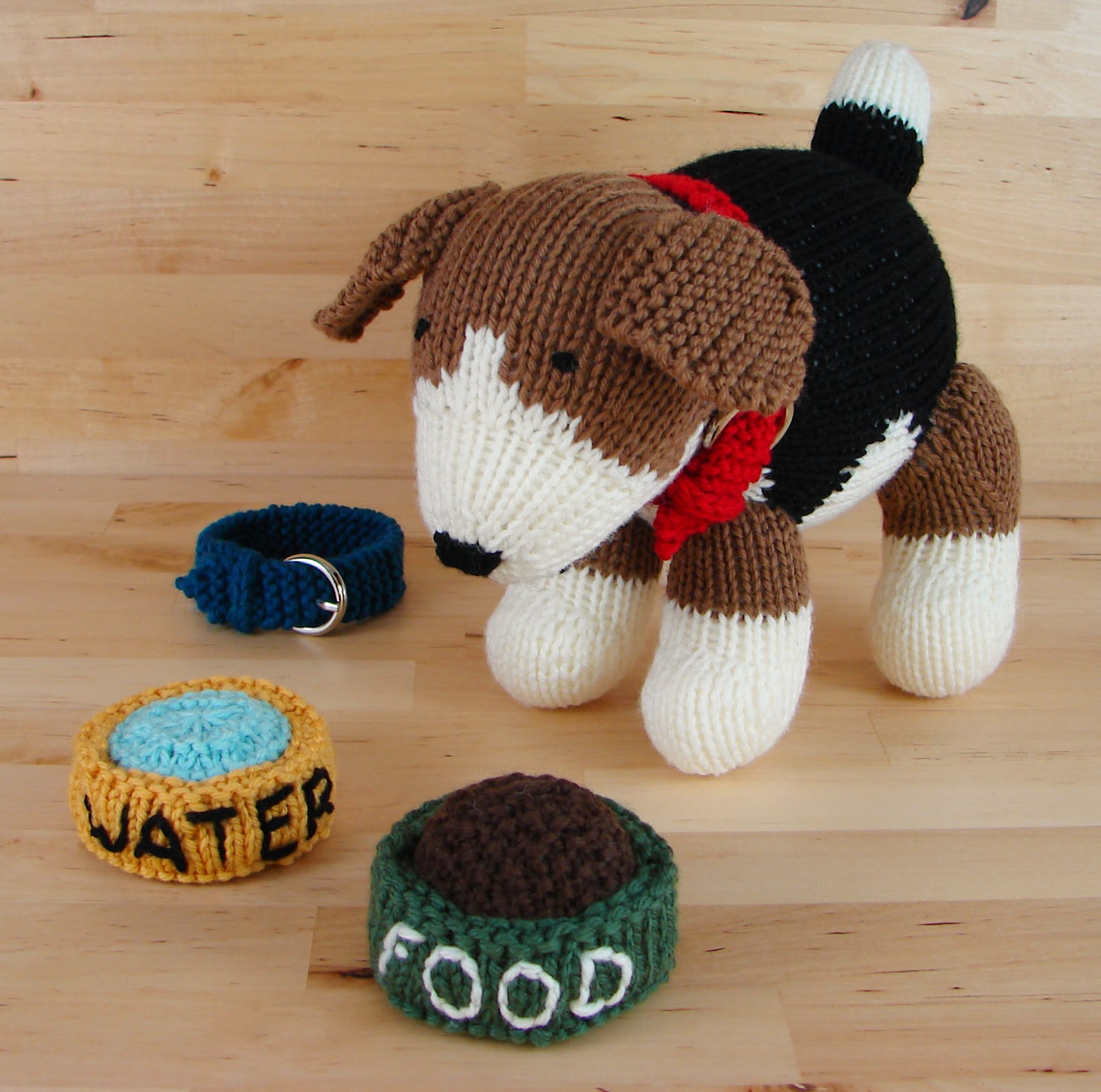 knit beagle dog toy stuffed food water dishes pattern