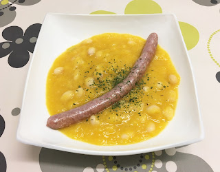 Bean stew with fresh sausages