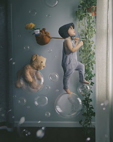 07-Indie-and-Beary-Vanessa-Family-Photos-Surreal-Worlds-www-designstack-co