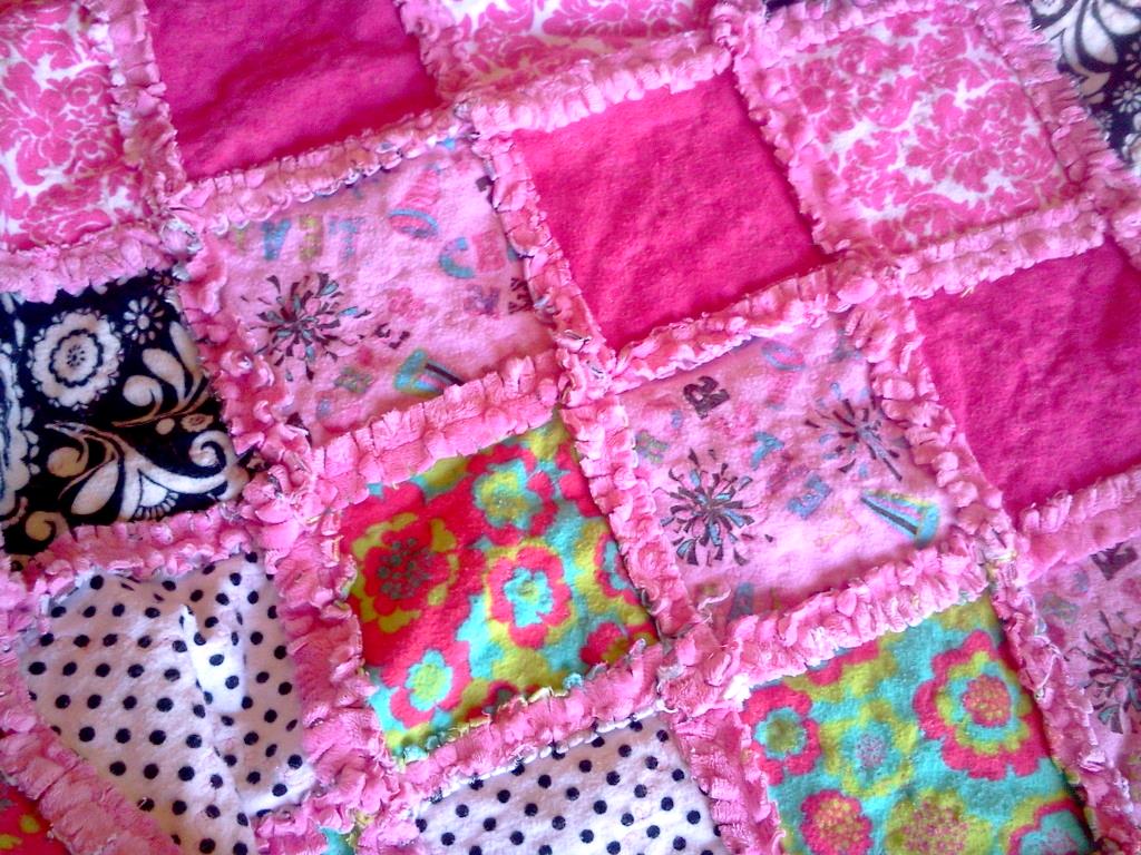 Straddling the Gap DIY Rag Quilt