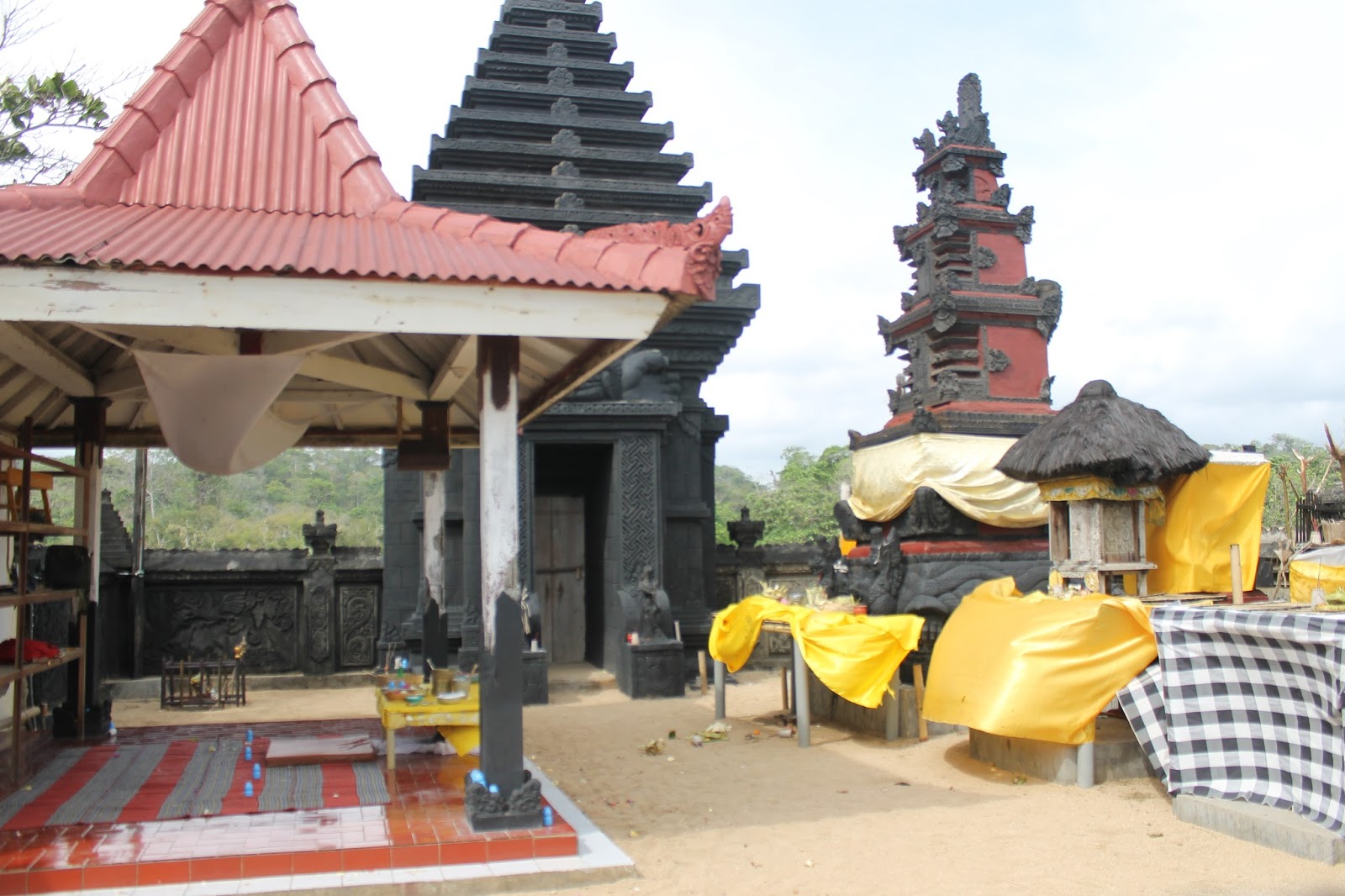 Eat, Pray, Love: Pura Luhur Amerta Jati, Surga Kecil Menambat Hati