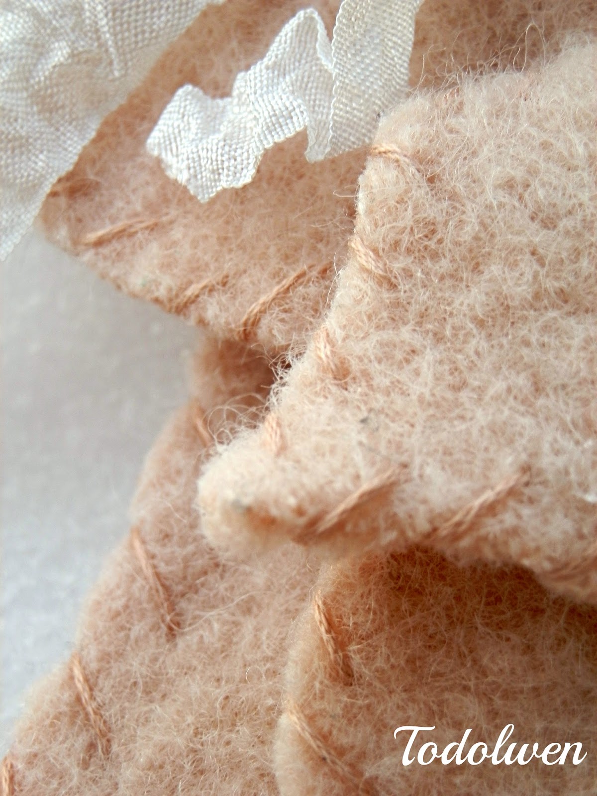 Todolwen: From Old Woolen Blankets