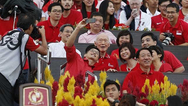 http://www.straitstimes.com/news/singapore/more-singapore-stories/story/straits-times-fb-post-mps-selfie-former-pm-lee-kuan-yew-#2