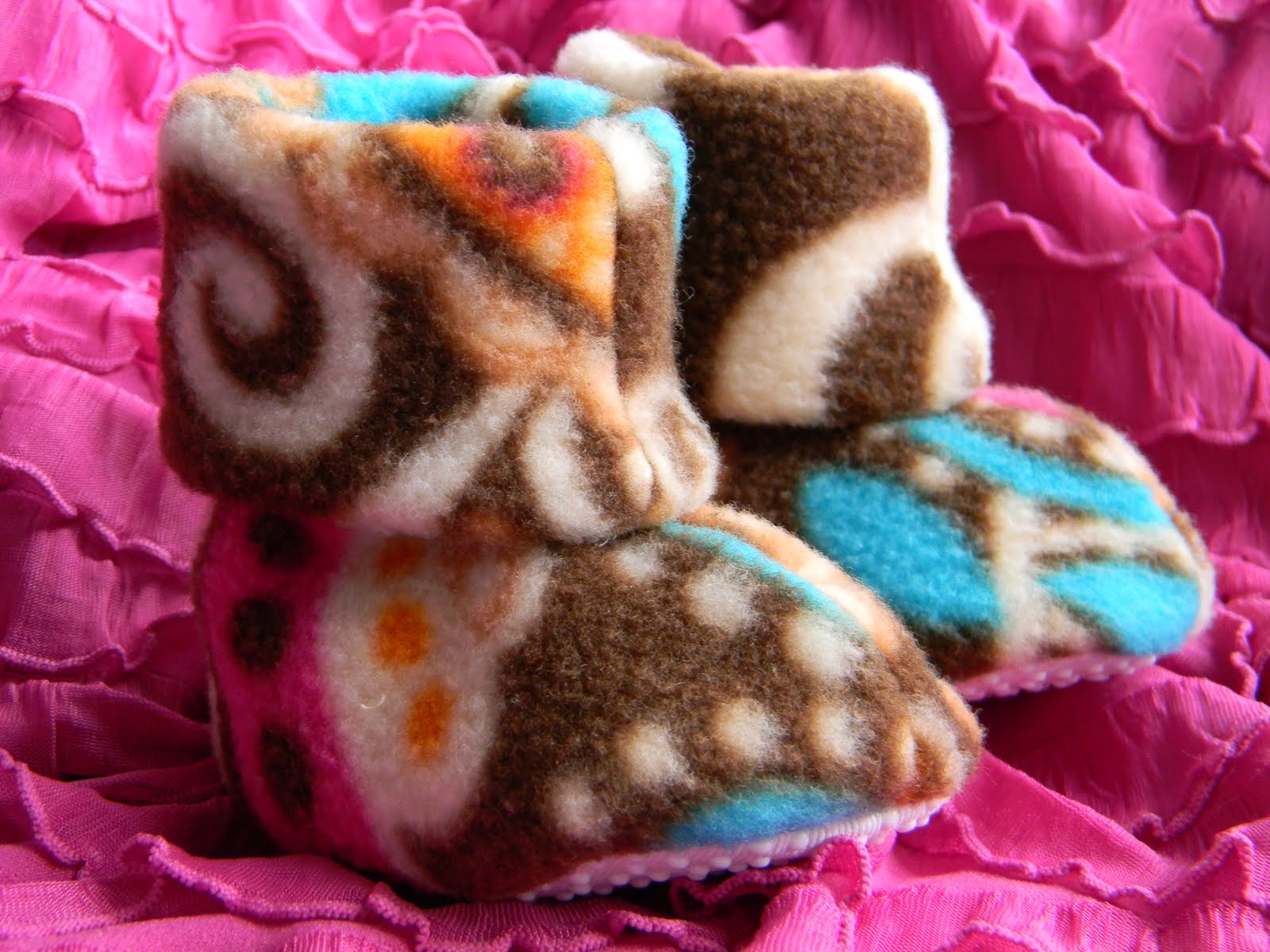 2-little-hooligans-christmas-gifts-baby-booties