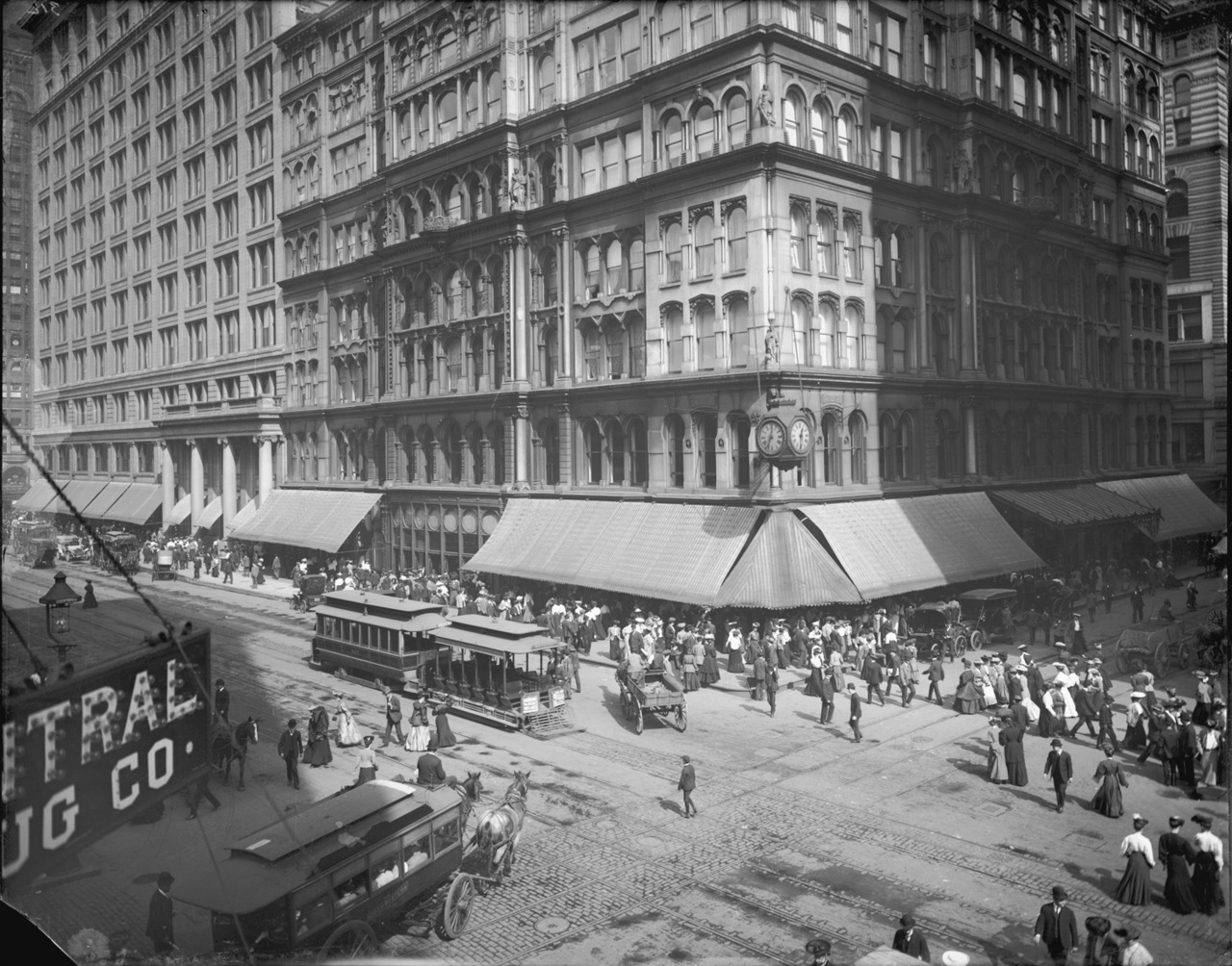 The Digital Research Library of Illinois History Journal™ The History