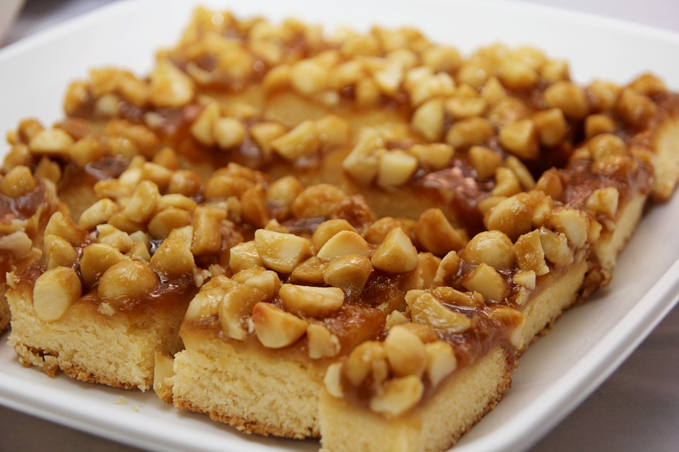 bolo com caramelo de amendoim bolo com caramelo