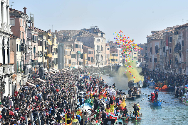 Zahájení Benátského karnevalu 2019 na vlastní oči, benátský karneval 2019, vodní průvod, festa veneziana sull´Acqua, zažijte benátky jako místní, benátky průvodce, kam v benátkách, co vidět v benátkách, benátky památky, benátky historie, kde se najíst v benátkách,
