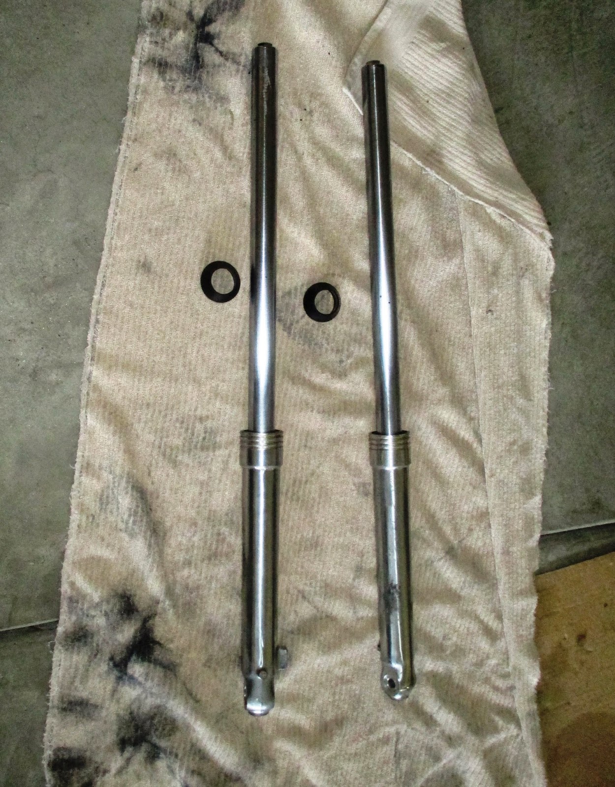 1969 Honda SL90 Fork Polishing