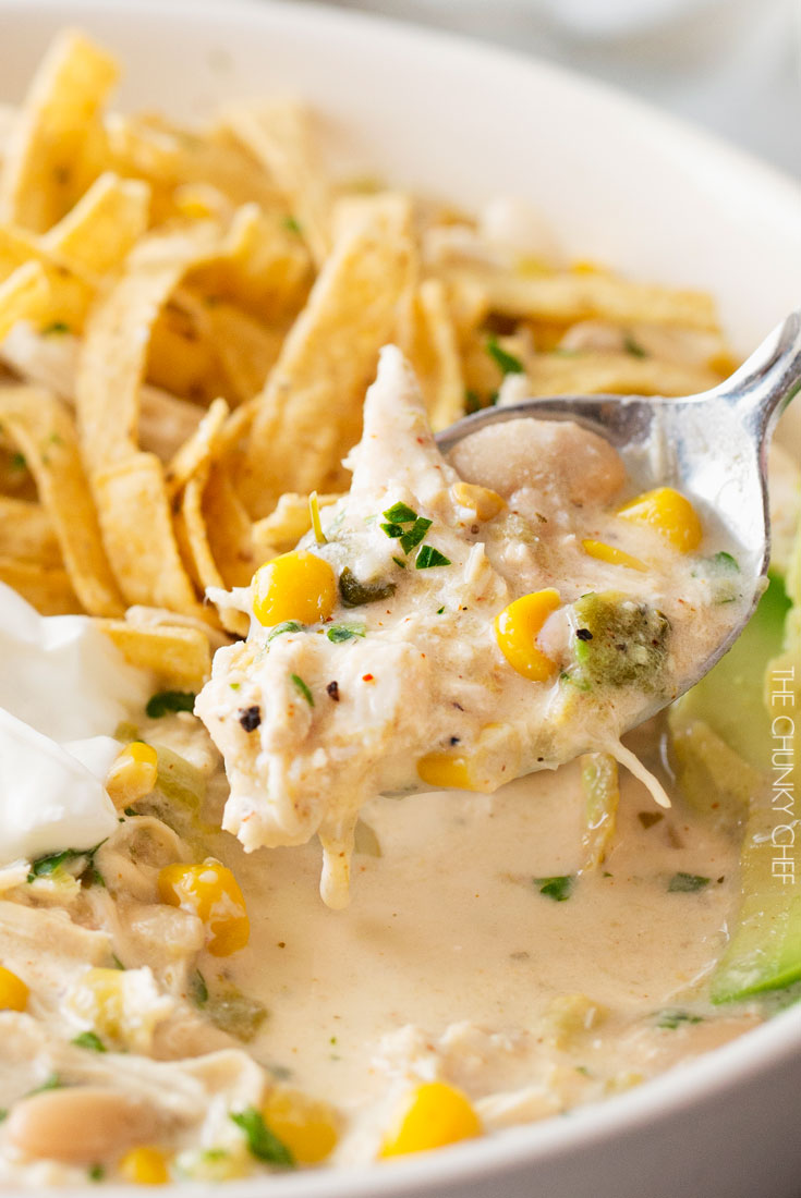 Slow Cooker Creamy White Chicken Chili | Yumm Cooking