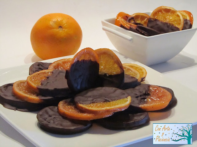 Delicias de naranja confitadas con chocolate