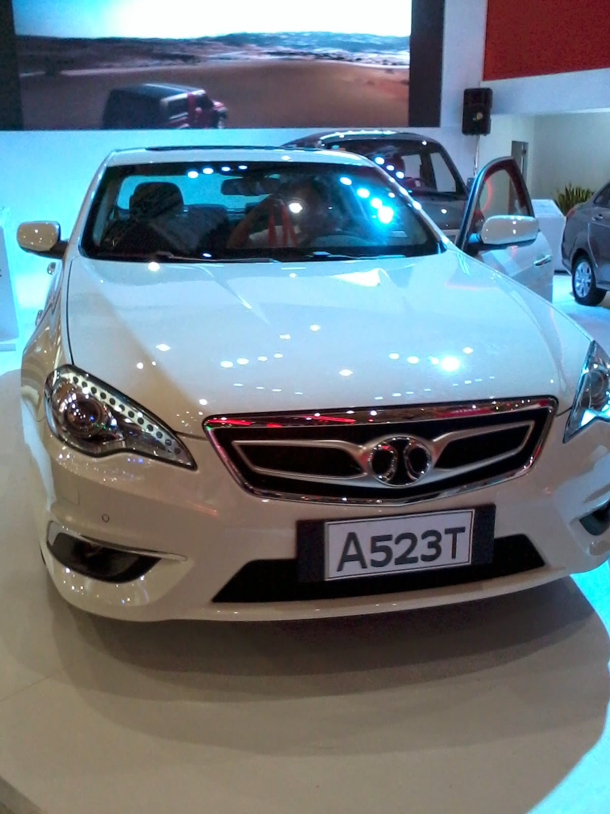 THE ULTIMATE CAR GUIDE Cars of the 2014 Philippine International Motor