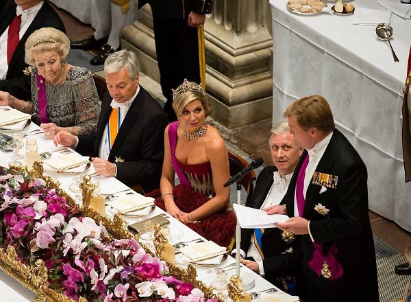 Queen Maxima wears the tiara Mellerio Rubies and wore Jan Taminiau Gown. Queen Mathilde wearing a new powder pink gown with long sleeves by Pierre Gauthier. Princess Beatrix wears Diamond Bandeau tiara. Jewelry Princess Margriet, Princess Laurentien wearing a dark brown dress Talbot Runhof.