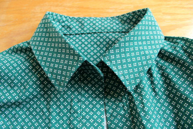 four square walls: sewing a collar: a different order