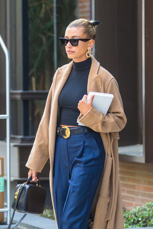 Hailey Bieber Clicked While Leaving Her Apartment in New York 2 May-2019