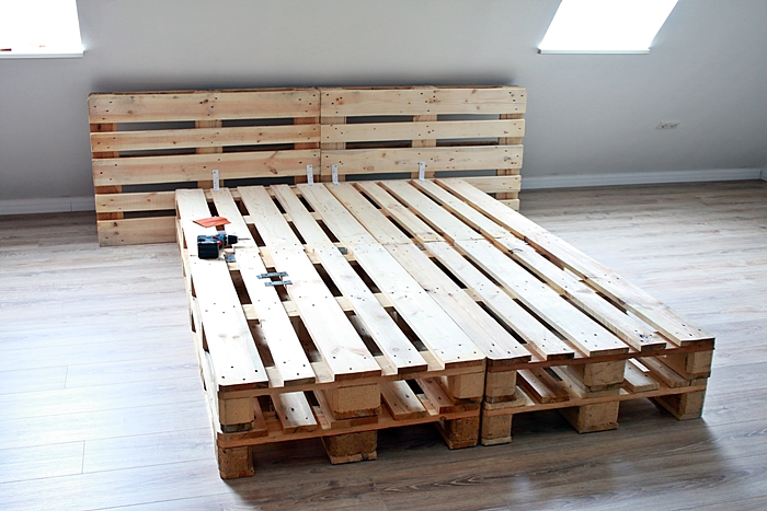 DIY - Palettenbett selber bauen | Fashion Kitchen