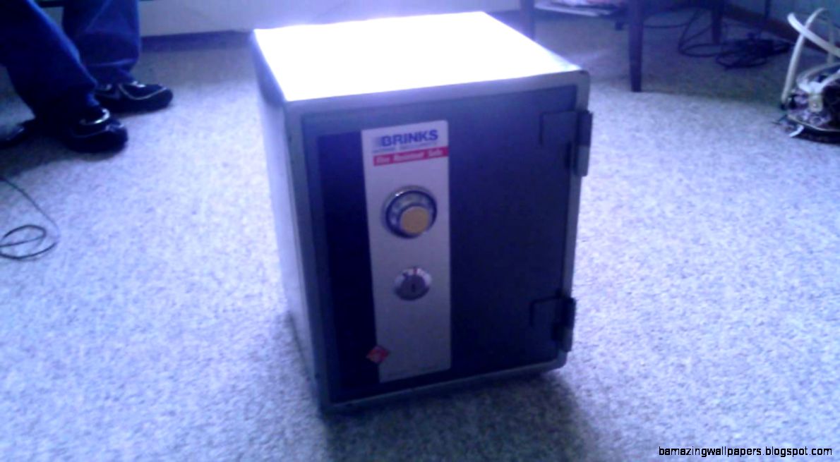 Breaking Into A Brinks Safe   YouTube