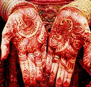 Henna Tangan Bunga 016 gambar henna, henna tangan, henna simple, motif henna, motif henna tangan simple, gambar henna tangan, motif henna untuk pemula, foto henna, henna tangan cantik, henna tangan simple, henna pengantin, gambar henna simple, henna kaki, contoh henna, gambar hena di tangan, lukisan henna, desain henna, henna, henna art, henna arab, henna india, hena, foto henna, henna art